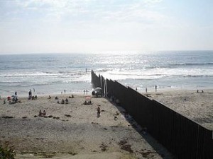 Plage interdite à Tijuana - frontière USA - mexique