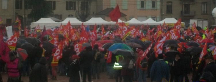 Forte mobilisation en soutien aux 5 de Roanne.