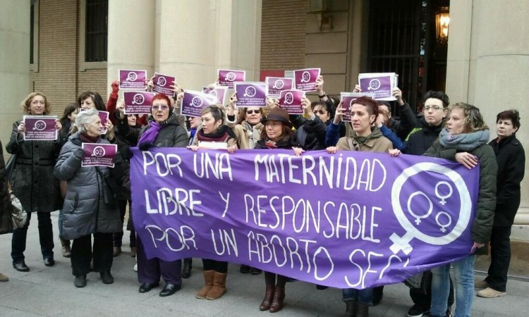 Pas touche aux droits des femmes ! Manifestons le 1er février !
