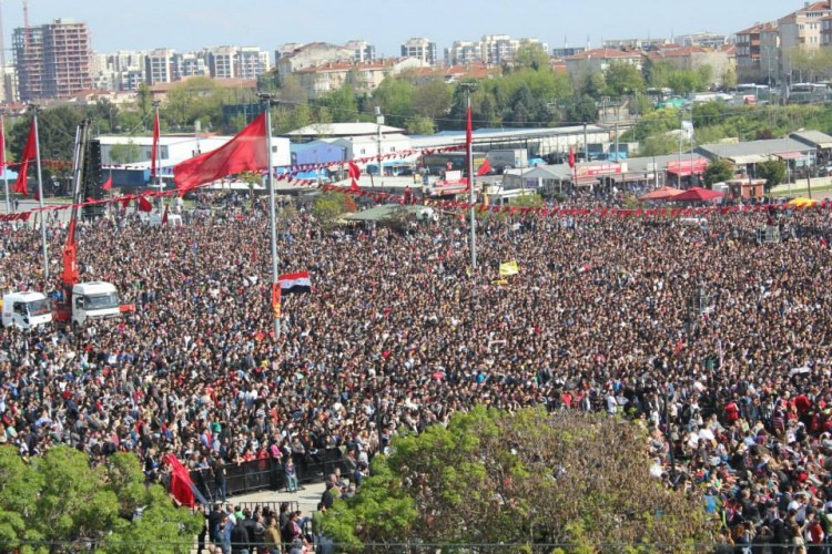 750 000 personnes rassemblées en Turquie contre la répression et la politique politique belliqueuse d’Erdogan