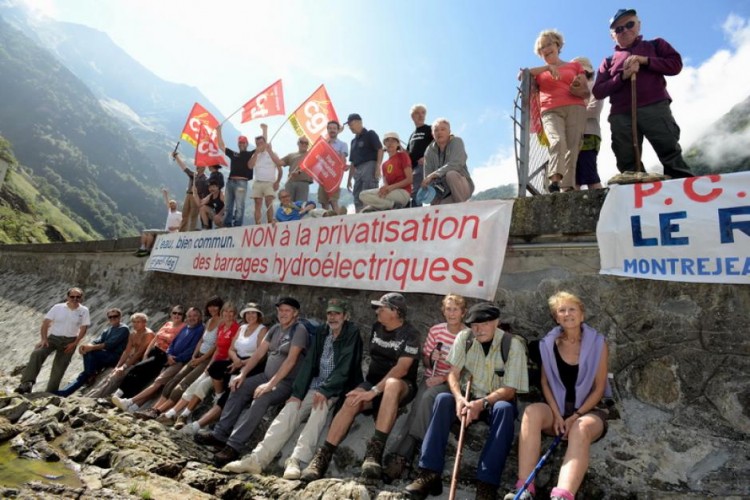 Alerte : Sur ordre de Bruxelles, Macron privatise les barrages hydroélectriques ! #tract #PRCF