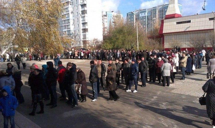 Forte mobilisation des électeurs dans le Donbass, une révolution populaire selon B Litvinov