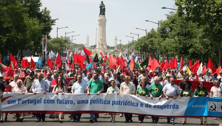 Portugal : pour une politique patriotique de gauche 100 000 personnes dans les rues de Lisbonne ! le discours de Jeronimo de Sousa secrétaire général du PCP ! #vidéo