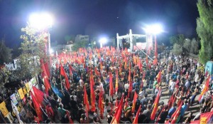 #vidéo #Grèce : impressionnant meeting de la jeunesse à l’appel du parti communiste grec