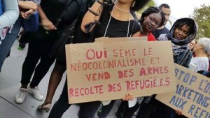 qui sème le néocolionalisme et vend des armes récole des réfugiés