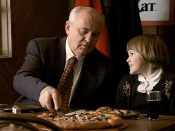 Gorbatchev officiellement suspecté de trahison