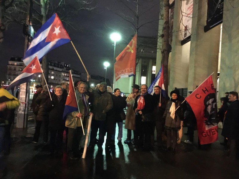 Le PRCF salue Raul Castro à Paris !