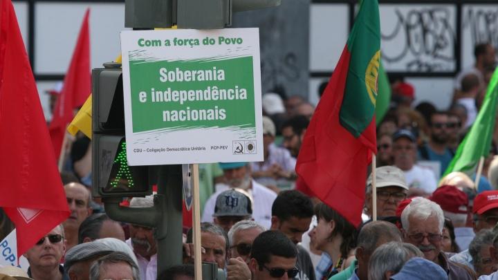 Nous voulons un Portugal avec un avenir et nous  avons besoin d’une politique patriotique et de gauche, qui ne se  soumettra pas, pas à l’Union européenne, pas à l’euro ! #PCP