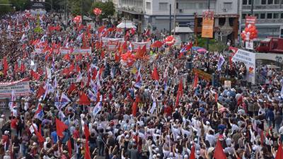 Énorme manifestation en Grèce pour la Paix contre l’OTAN #Thessalonique #vidéo