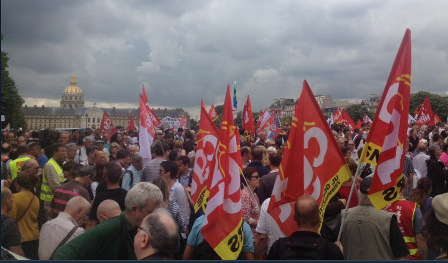 Des milliers à Paris pour stopper la casse du code du travail par les euro-ordonnances Macron #loitravail #loitravailxxl
