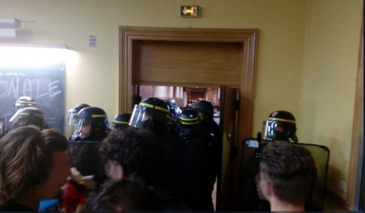 Récit de l’occupation de la Sorbonne avec les militants des JRCF
