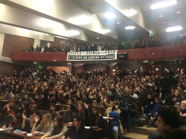 Les étudiants de Tolbiac toujours contre la loi ORE #NonALaSelection #JRCF