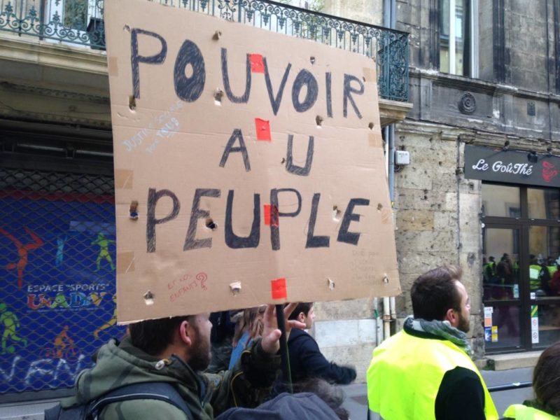 https://www.initiative-communiste.fr/wp-content/uploads/2018/12/Bordeaux-gilets_jaunes_15-12-18-2-800x600.jpg