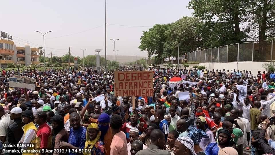 Mali : « IBK dégage » « barkhane allez vous en » De grandes manifestations après le massacre d’Ogossagou oblige le 1er ministre à démissionner.
