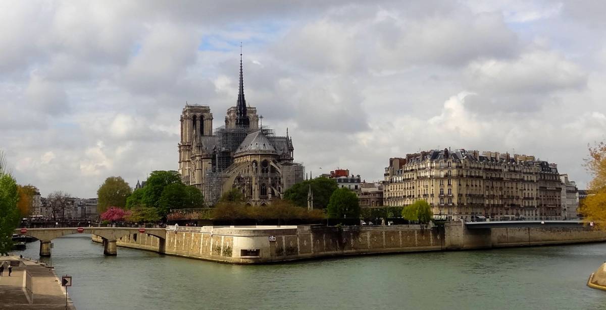 Notre Dame de Paris : les milliardaires font des dons avec votre argent !