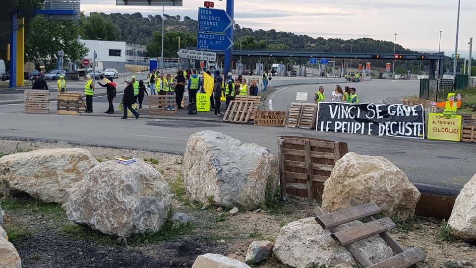 Regain de mobilisation pour l’acte 32 des Gilets jaunes, de retour sur les péages et les ronds-points avec des blocages !