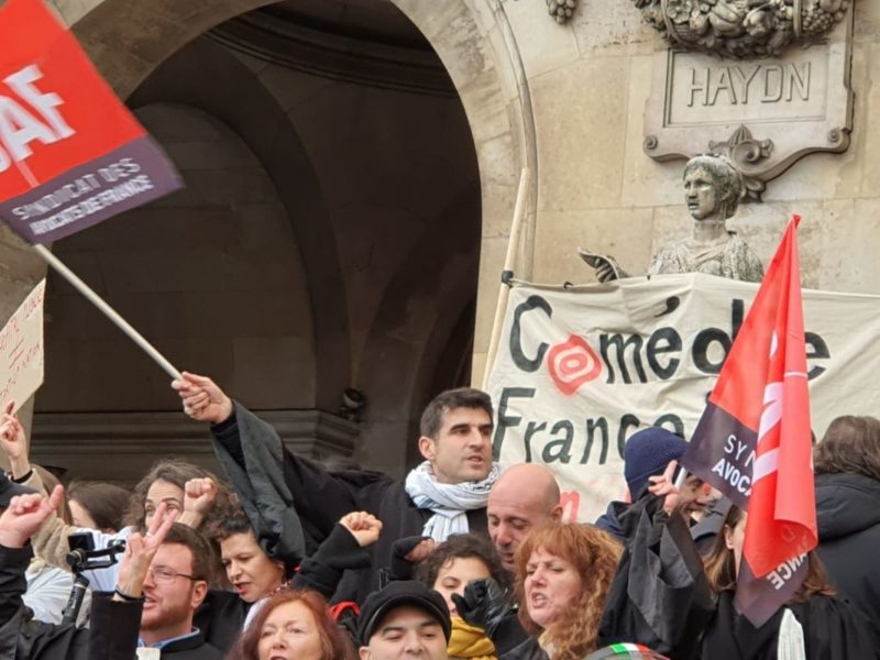 “Les avocats n’ont qu’un seul mot d’ordre : le retrait” !