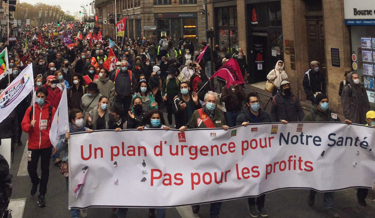 5000 manifestants à Toulouse pour des moyens pour la santé et contre les mesures liberticides.