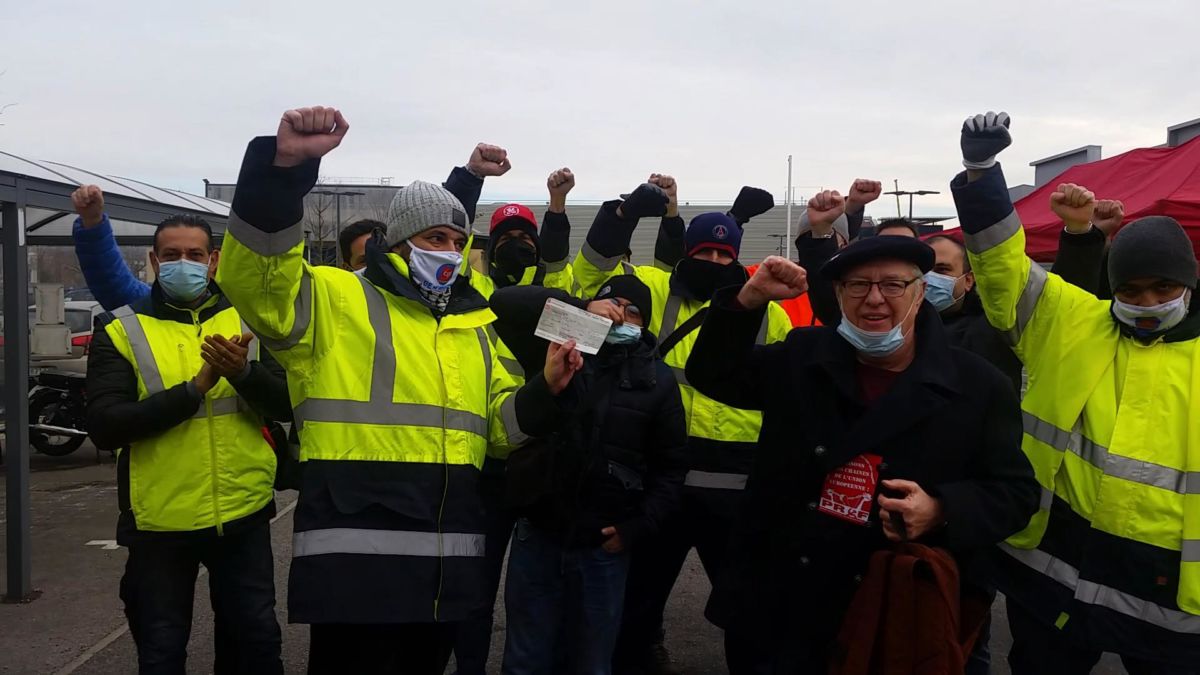 General Electric en grève depuis 15 jours : le PRCF remet un chèque de solidarité.