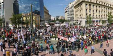 L’euro-gouvernement d’Athènes imite Hollande-Valls et Macron-Philippe : les travailleurs sont attaqués et leurs droits démantelés !