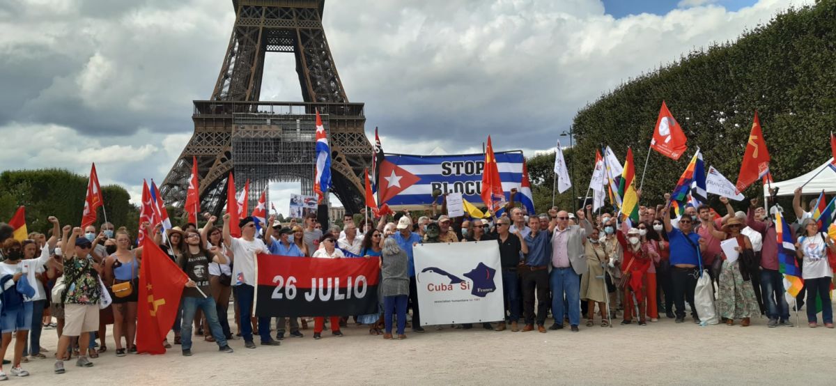 Le PRCF présent à Paris pour soutenir le peuple cubain et exiger la levée du blocus #laissezvivreCuba #LetCubaLive #CubaNoEstáSola