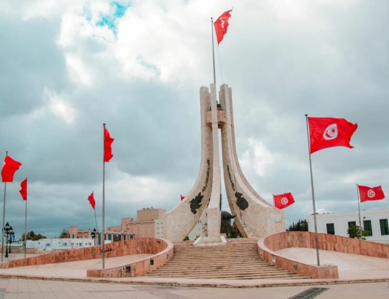 Tunisie : “Rectifier le processus révolutionnaire ne peut nullement se réaliser par les coups d’État ou par un régime autocratique !”