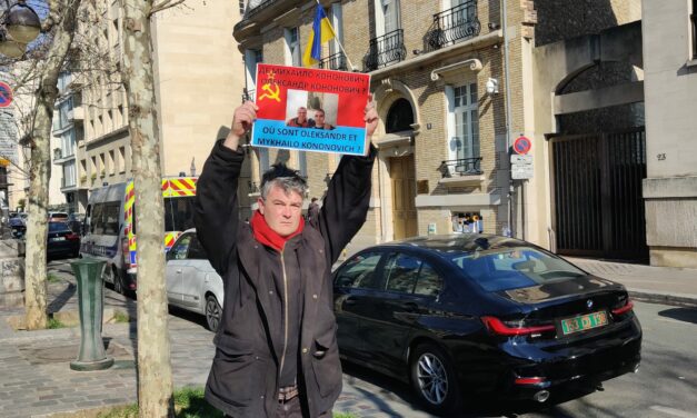 Où sont Mikhaïl et Oleksandr Kononovitch ? l’interpellation devant l’ambassade d’Ukraine à Paris