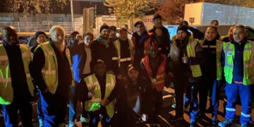 Plus de 4 semaines de grève des Géodis Genevilliers pour les salaires, le PRCF remet un chèque de soutien.