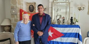 Léon Landini président du PRCF rencontre Otto Frias l&rsquo;ambassadeur de Cuba en France  [ @EmbaCubaFrancia #Sto
