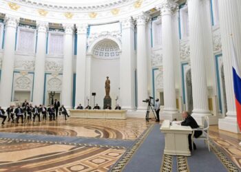 Une analyse classiste des contradictions de l’Etat Russe – par Angeles Maestro