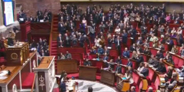 La Macronie dans les cordes après le rejet de la loi scélérate Macron Borne Darmanin sur l&rsquo;immigration.