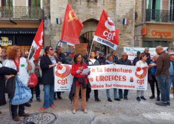 La convergence santé manifeste à Manosque pour défendre l’hôpital.
