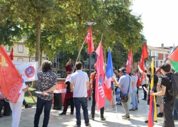 Les jeunes communistes avec les JRCF ont défendu la paix durant leur camp d’été, manifestant à Montauban