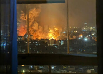 Arrêter le fou furieux Netanyahou ! Tous ensemble mobilisons pour la paix.  [ #Liban #Paix ]