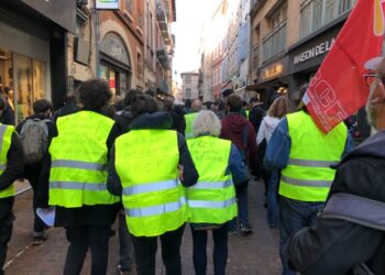 La colère souveraine du peuple : l’appel du 16 novembre des #GiletsJaunes pour reprendre tous ensemble les ronds-points et la rue