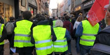 La colère souveraine du peuple : l&rsquo;appel du 16 novembre des #GiletsJaunes pour reprendre tous ensemble les ronds-points et la rue