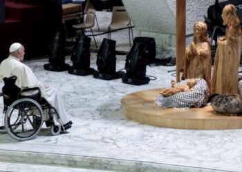 « Que les armes se taisent et résonnent les chants de Noël » : le pape condamne les guerres impérialistes. #Noël