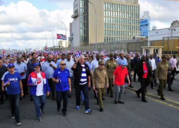 500 000 manifestants à La Havane : Cuba défend sa révolution socialiste contre le blocus criminel des USA et leurs complices