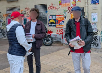 Sur les marchés, la jeunesse communiste informe et mobilise pour la paix et le social, en vendant la presse communiste  [ @JRCF_ ]