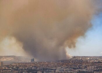 Marseille brûlée ? Le résultat des priorités du gouvernement et de l’UE : des blindés pour la gendarmerie, mais pas de canadairs pour nos pompiers !