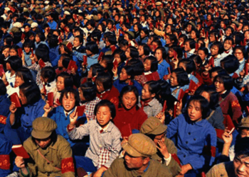 « Grand bond en avant », « Feu sur le quartier général! », ou des aberrations coûteuses du maoïsme
