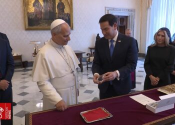 Les Etats-Unis un régime consacré à la guerre impérialiste, en visite au Vatican, tancé par un pape américain.