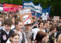 8 mai 2026 : pour la paix jeunesse allemande manifeste contre le militarisme du régime Merz et de l&rsquo;UE OTAN