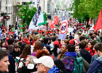 La Belgique des travailleurs en grève : 75 000 manifestants à Bruxelles contre l’euro austérité.