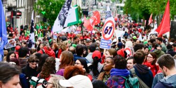 La Belgique des travailleurs en grève : 75 000 manifestants à Bruxelles contre l’euro austérité.